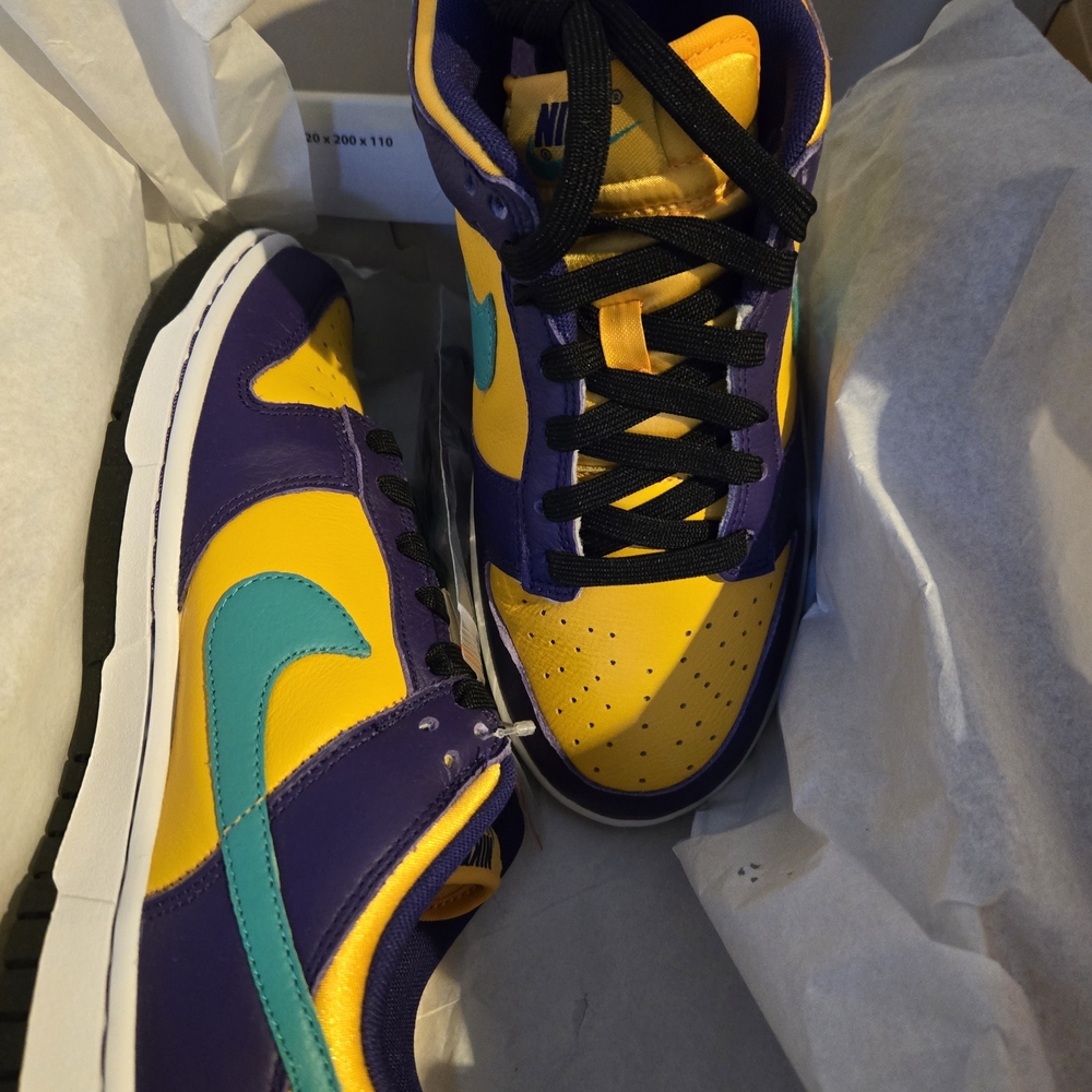 Nike Dunk Low LX
Lisa Leslie (Women's)